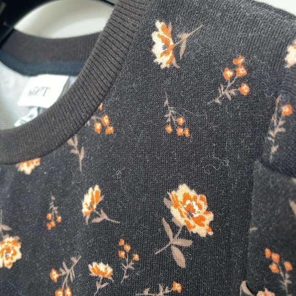 TheGet Sweater, size M - Picture 7 of 8